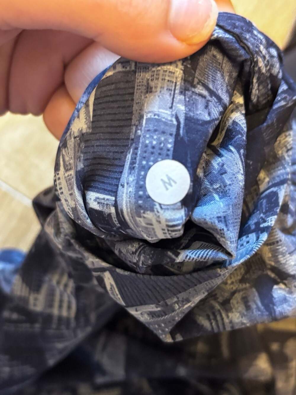 Lululemon Cityscape Print Athletic Shorts Size M - Picture 6 of 6